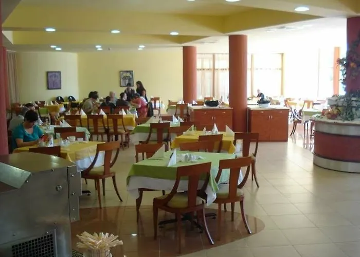 Berlin Park غولدن ساندز